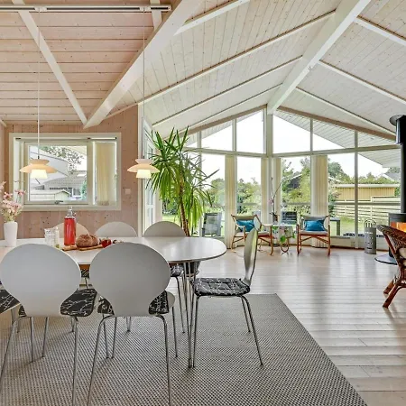 Holiday home Tashina - 200m From The Sea In Djursland And Mols By Interhome