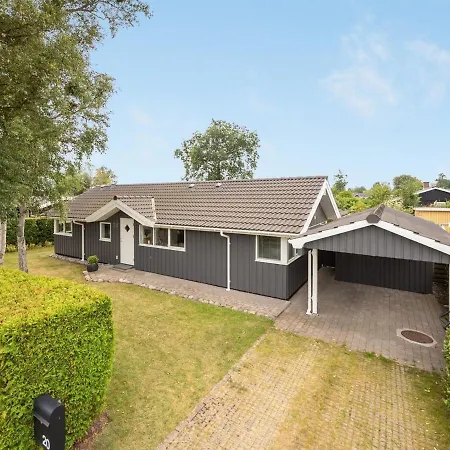 Holiday home Tashina - 200m From The Sea In Djursland And Mols By Interhome