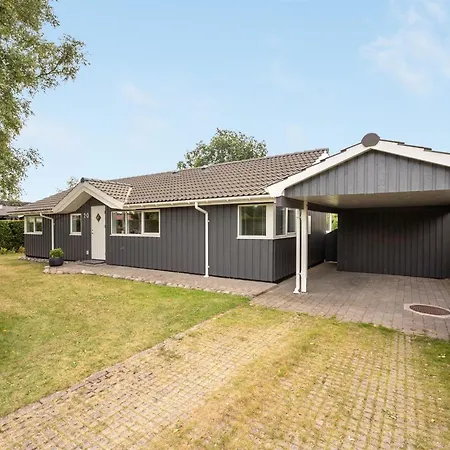 Holiday home Tashina - 200m From The Sea In Djursland And Mols By Interhome Grenaa